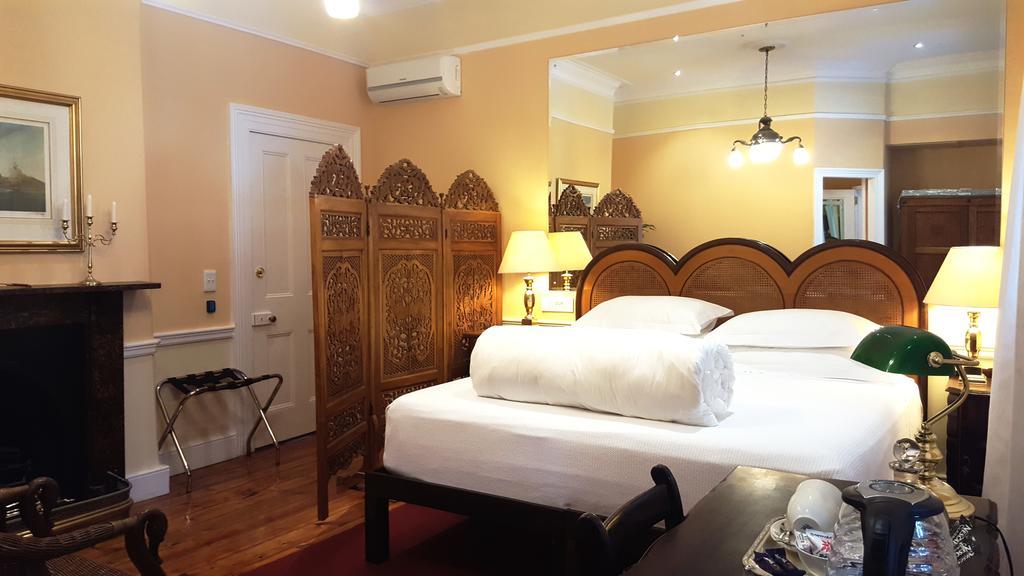 Tintagel Guest House เคปทาวน์ ภายนอก รูปภาพ