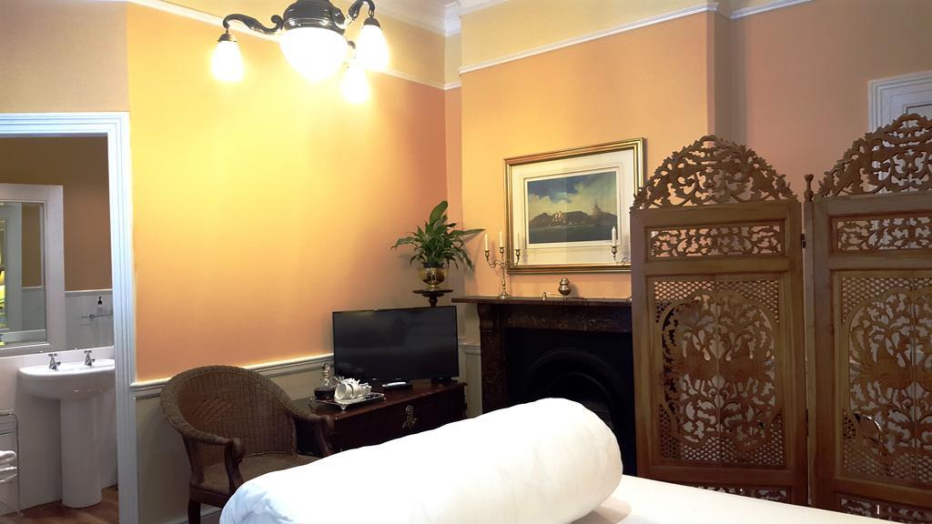 Tintagel Guest House เคปทาวน์ ภายนอก รูปภาพ