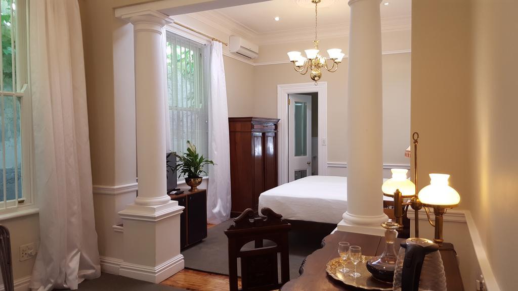 Tintagel Guest House เคปทาวน์ ภายนอก รูปภาพ